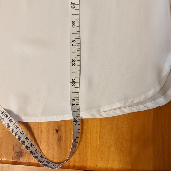 Sleeveless White Blouse with Gold Chain Detail - Picture 12 of 13